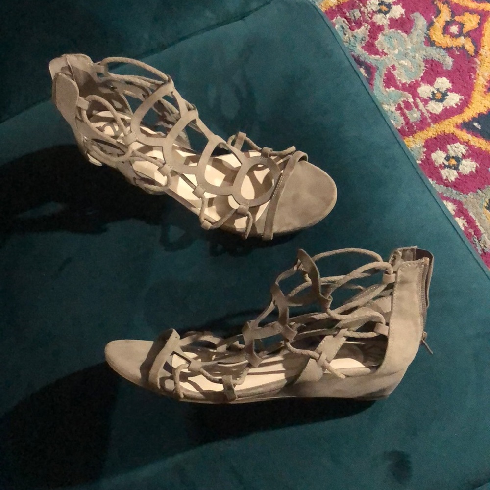 Women’s strap sandals Fergalicious size 9.5